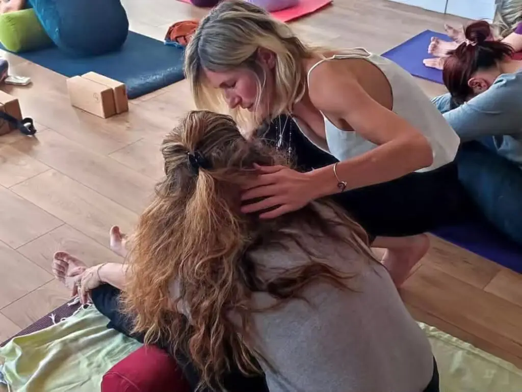 Professeur de yoga Aubagne, Coach de vie, coach entrepreneur & professeur de yoga